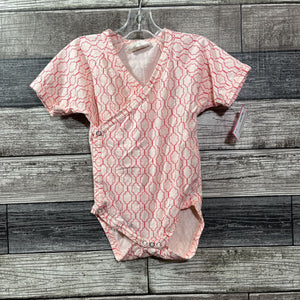 KATE QUINN ORGANICS SS SIDE SNAP BODYSUIT 6-12 MO