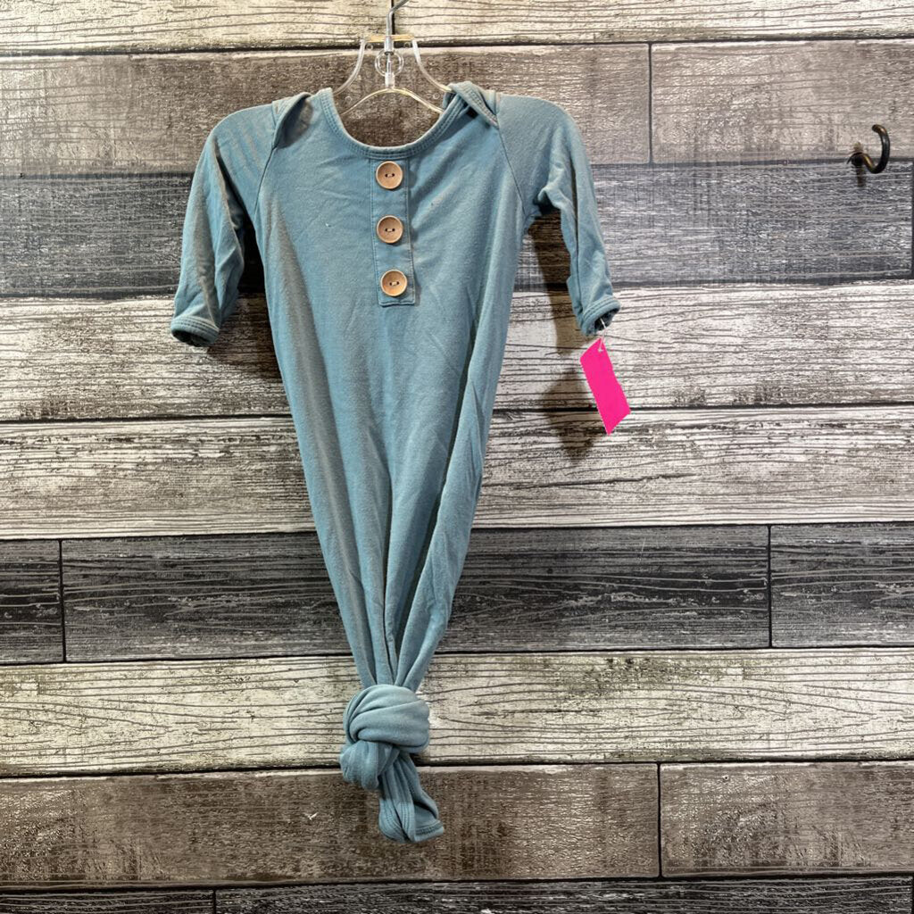 CADEN LANE BAMBOO KNOTTED SLEEP GOWN + HAT 0-3 MO