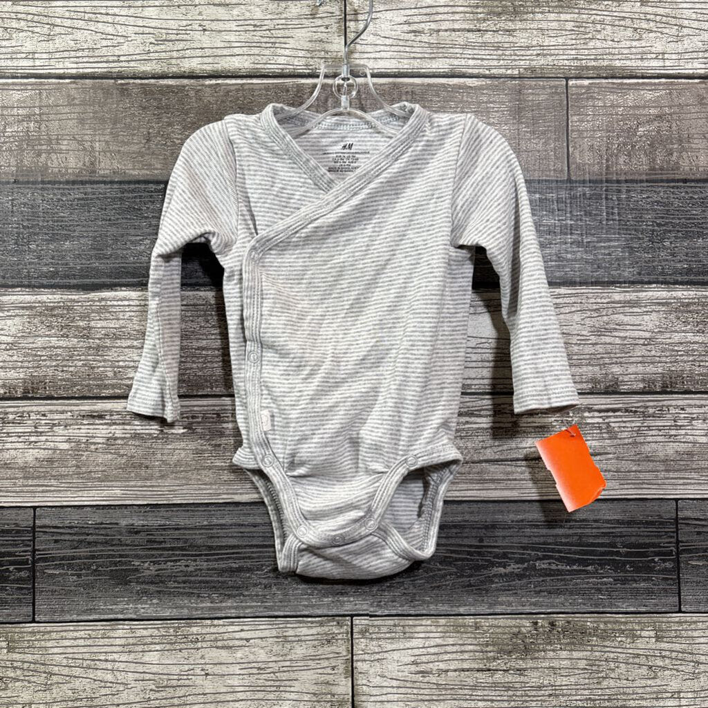 H&M LS ORGANIC SIDE SNAP BODYSUIT 6-9 MO