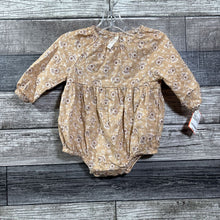 Load image into Gallery viewer, RYLEE + CRU LINEN / RAYON SS BUBBLE ROMPER 3-6 MO
