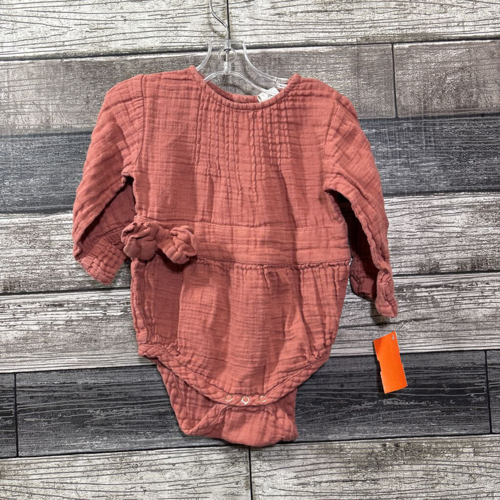 KATE QUINN ORGANICS LS MUSLIN COTTON BODYSUIT 12-18 MO