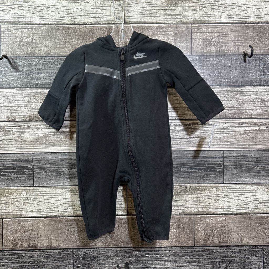 NIKE TECH FLEECE FULL ZIP BLACK HOODED COVERALLL 3-6 MO